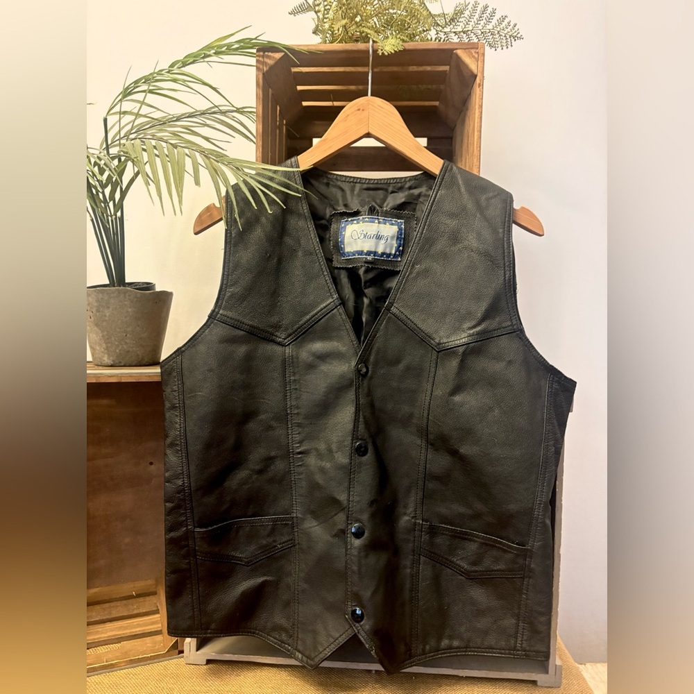 VTG Starling Men’s Genuine Leather Black Motorcycle Vest Snaps Pockets Chest 40”
